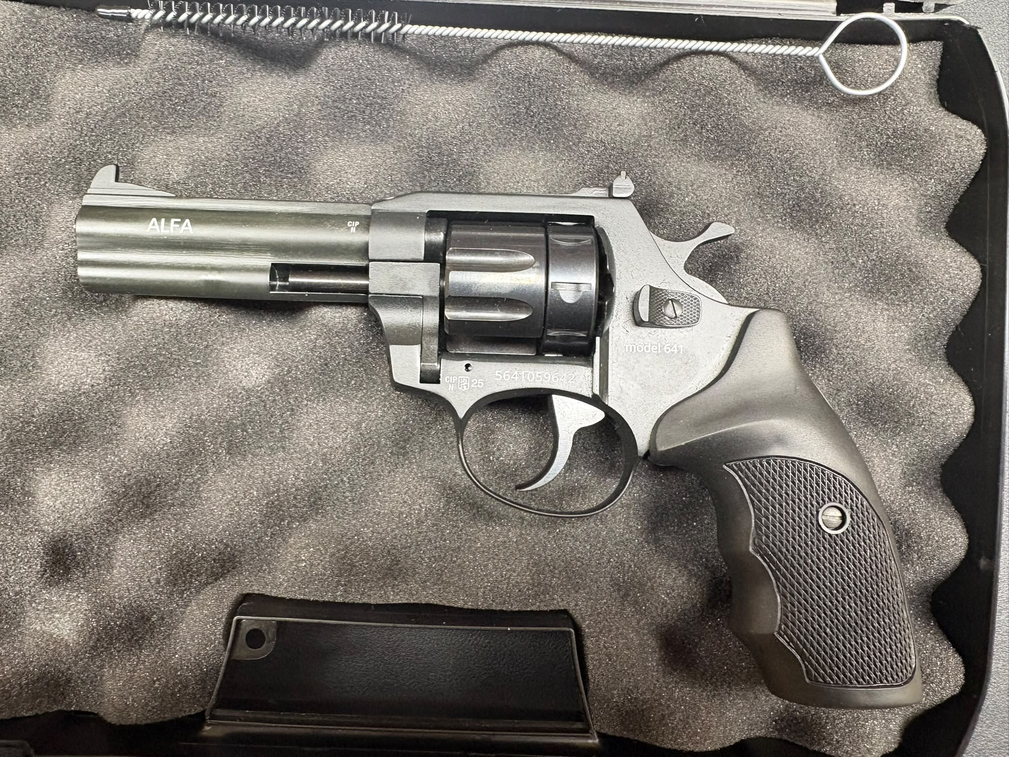 Revolver Alfa 641 Flobert r. 6 mm