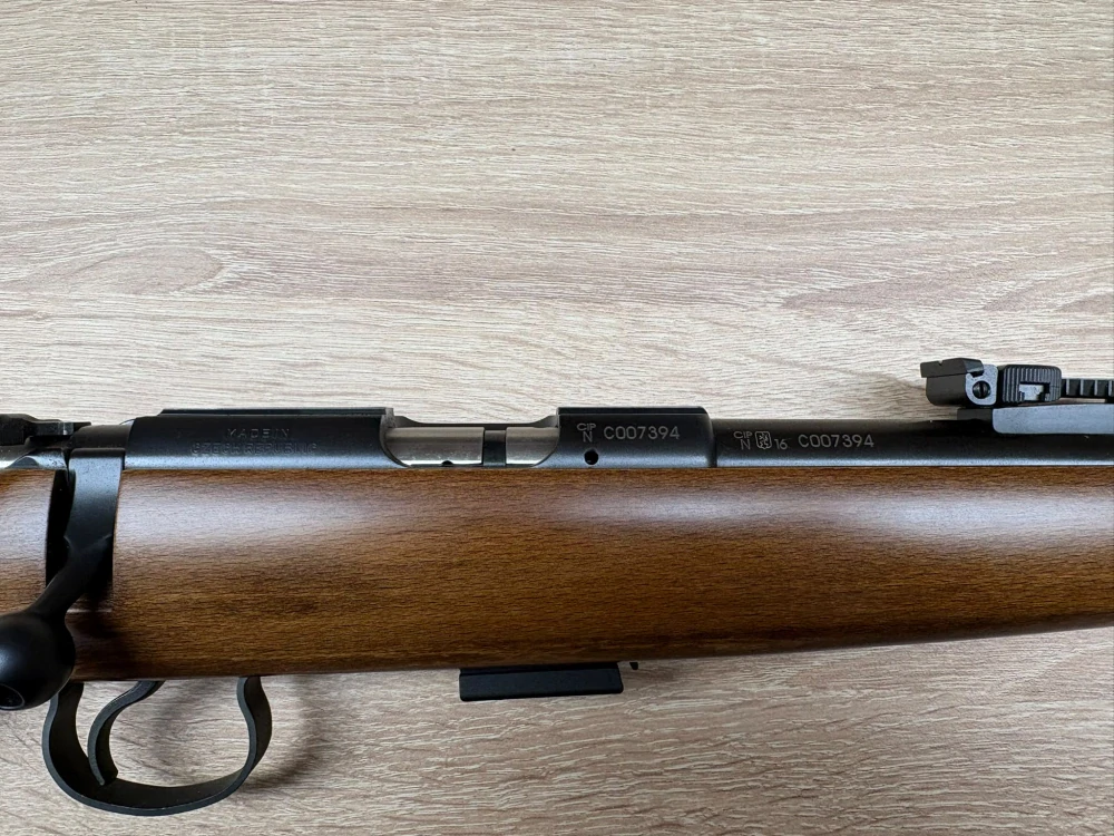 Malorážka CZ 445 ve dřevě .22LR