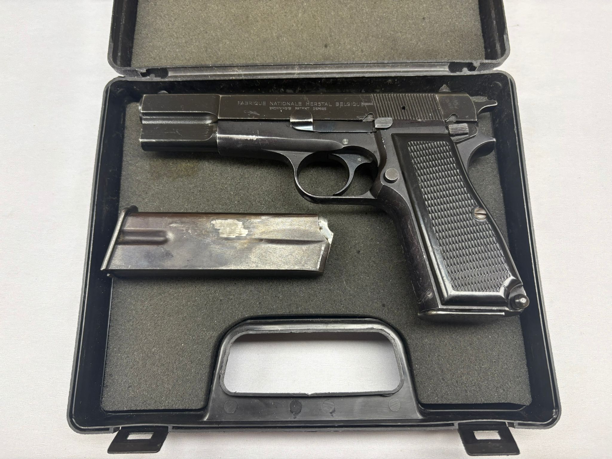 Pistole FN HP 35